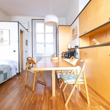 La Casa Di Anna Варенна